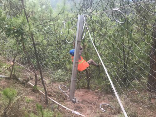 云南怒江六蘭公路邊坡防護(hù)工程